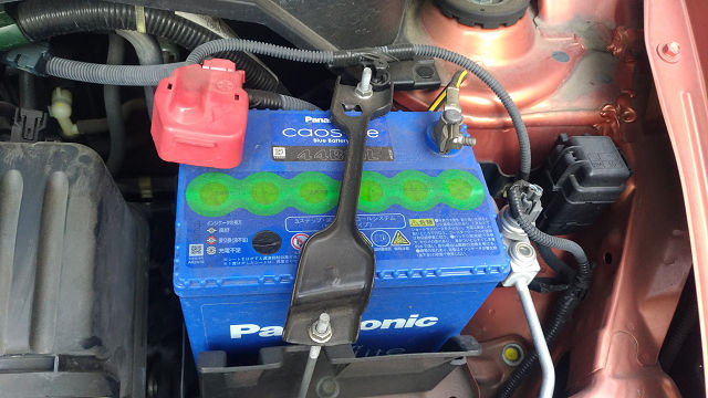 自分でも簡単にできる 車のバッテリー充電方法とは モヤモヤモータース