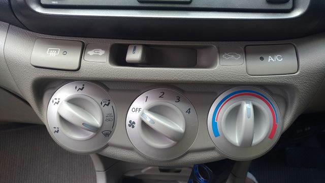 車のエアコンのスイッチ 使いこなしてますか